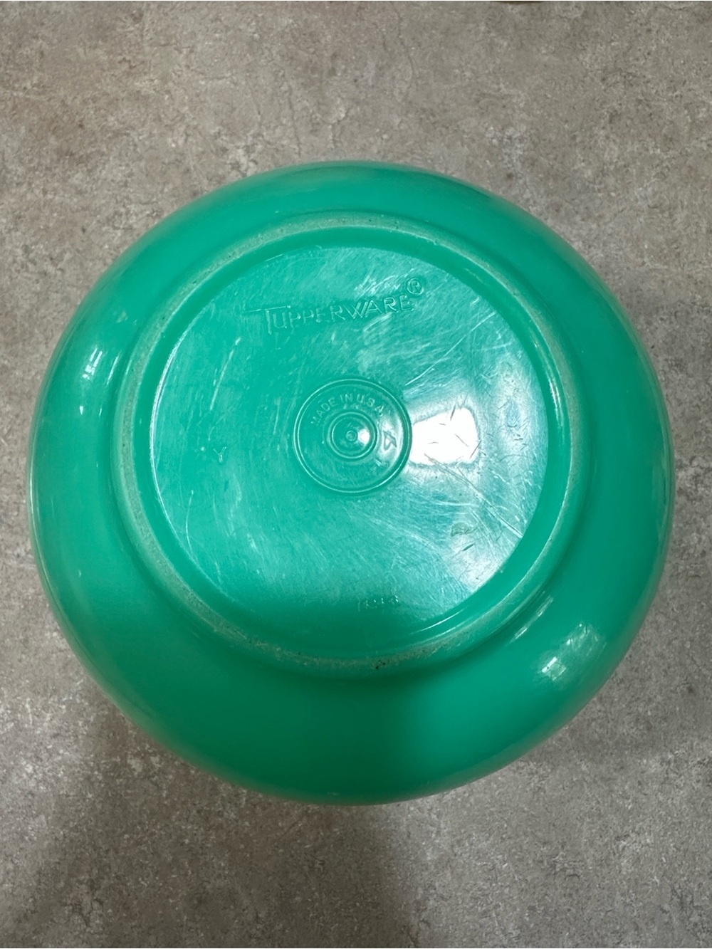 Tupperware Green Lettuce Bowl